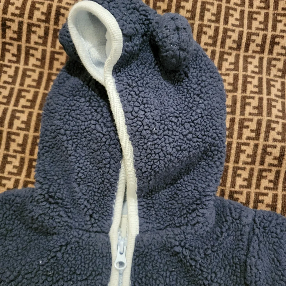 Baby Gap Adorable Gap fuzzy matching sweat suit baby bear jacket winter newborn